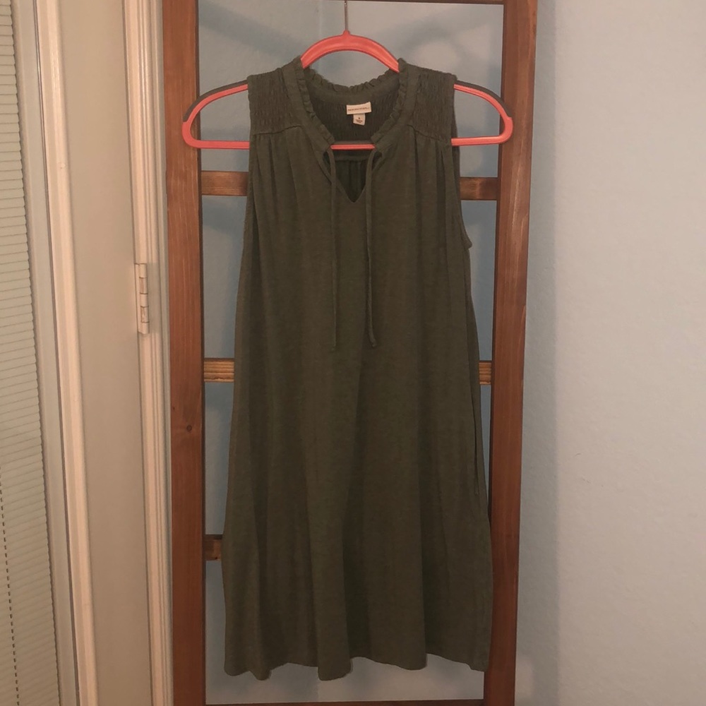 Green casual dress with pockets!